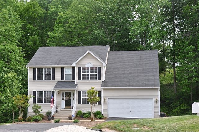 10 Ebony Ct - Front