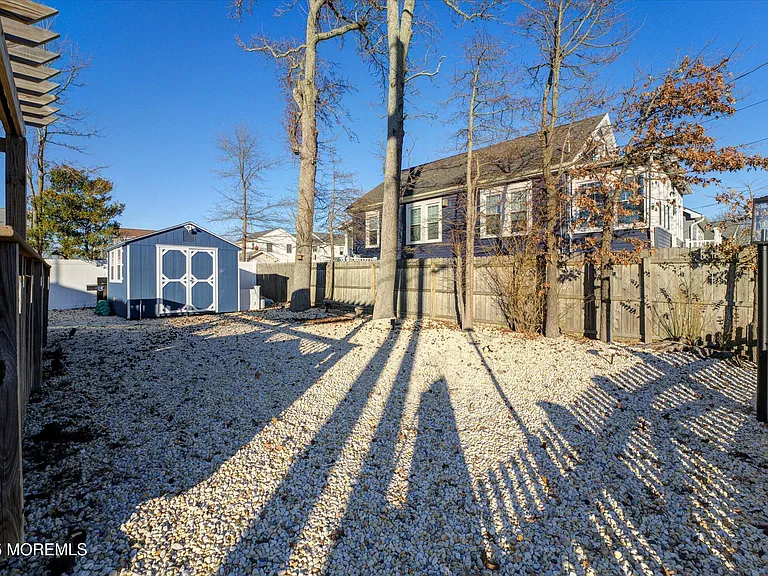 515 Stone Harbor Ave — Photo 18