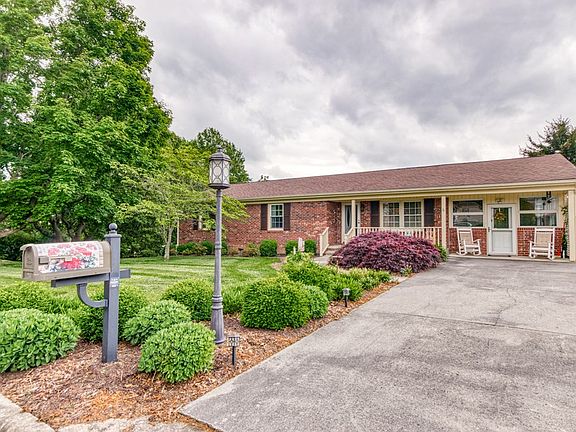3rd image of 645 Rolling Hills Dr