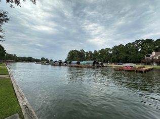 211 Lake Walden Cv, Montgomery, TX 77356