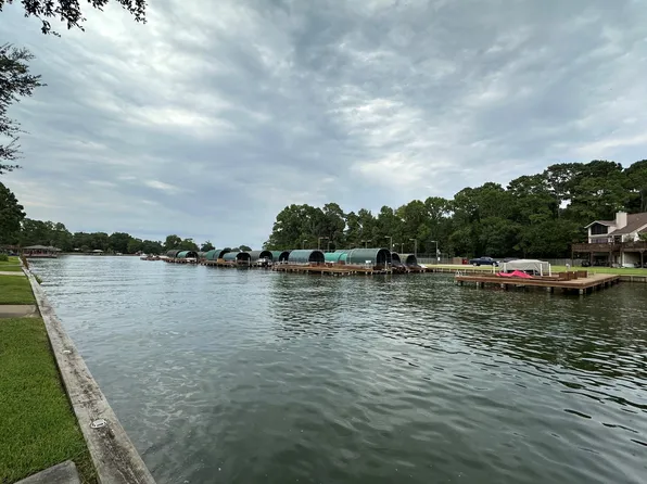 211 Lake Walden Cv, Montgomery, TX 77356