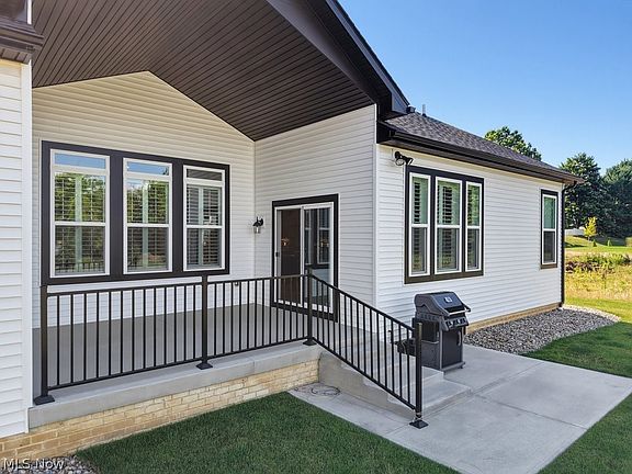 5th image of 336 Arboretum Ct
