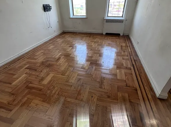 1755 Clay Avenue image 1 of 5