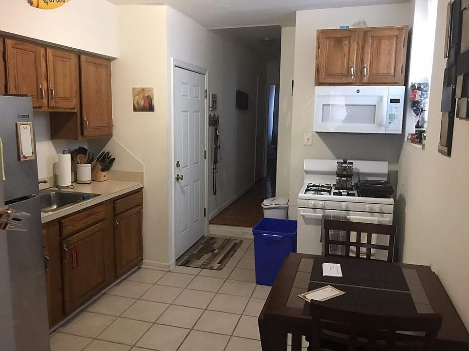 Furnished view of kitchen