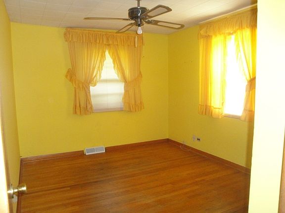 3rd image of 842 S Norbury Ave