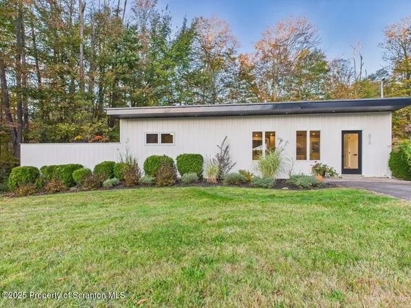 814 Drinker Tpke, Covington Township, PA 18424
