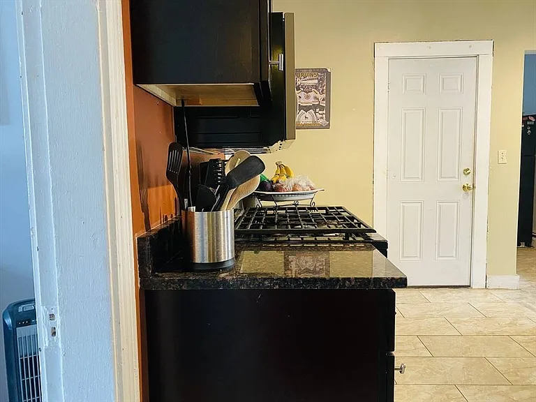 46 Middle St #3 — Photo 24