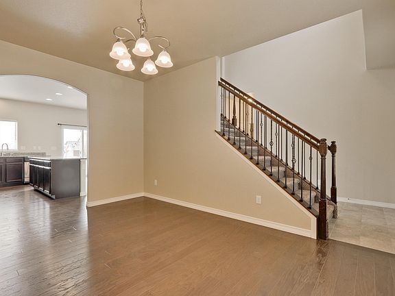 3rd image of 860 Shirttail Peak Dr