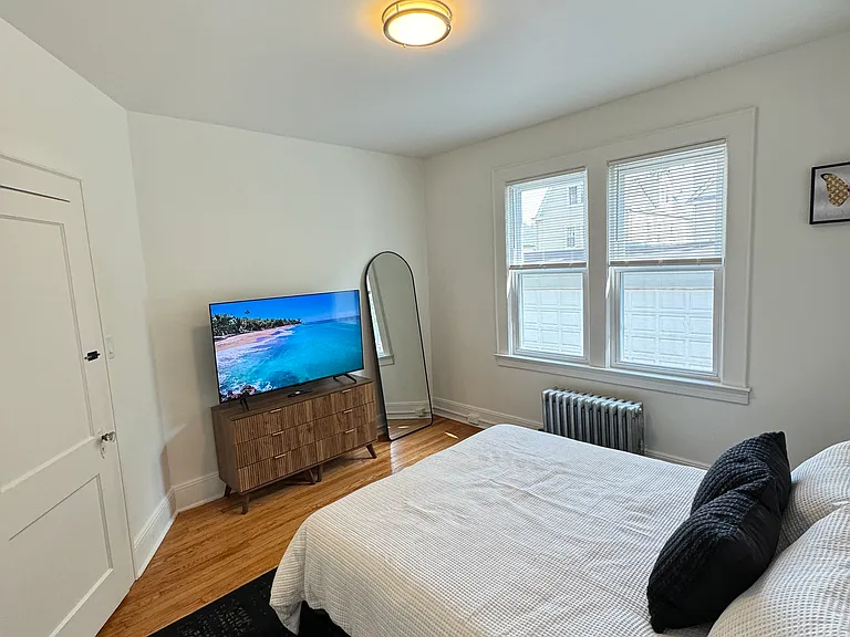 130 N Spring St #1R — Photo 20