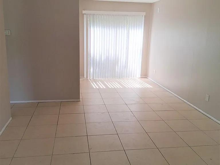 3206 W Azeele St #130 — Photo 4