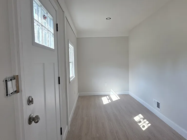 301 N Genoa Ave — Photo 16