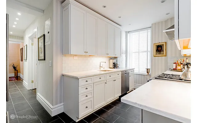 Sold by Douglas Elliman | media 8