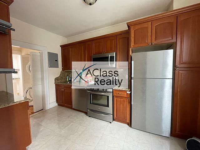 1st image of 24-29 42nd St #2C