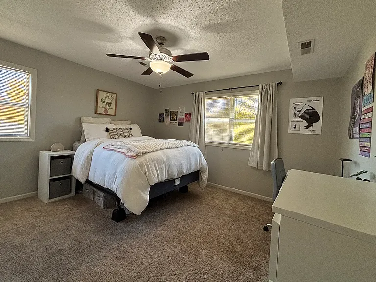 1010 Thurston St — Photo 15