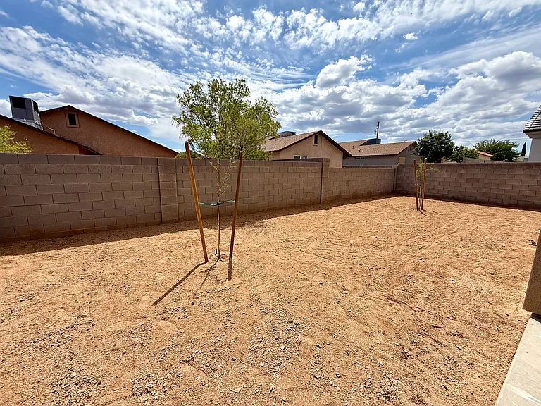 3368 N Apache St — Photo 41