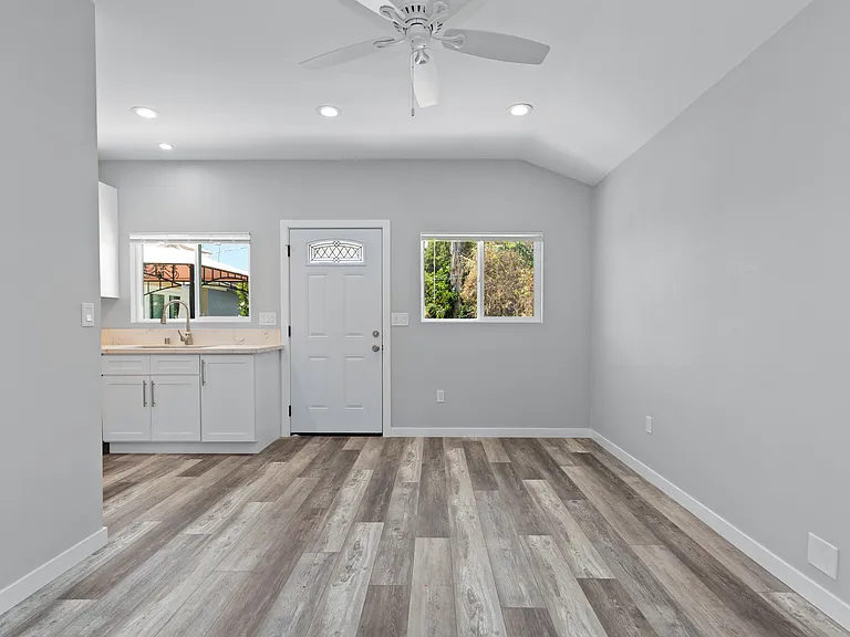 831 E Hoover Ave — Photo 34