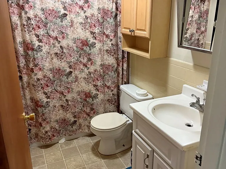 Pondview Apartments — Photo 10