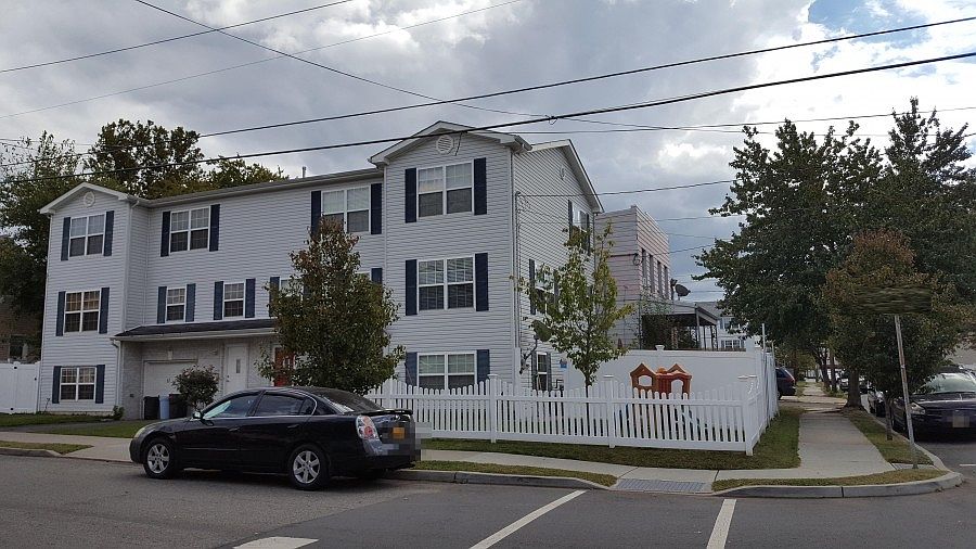 2nd image of 67 Holly St