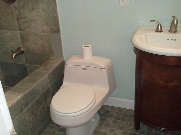 5th image of 5168 NE 6th Ave APT 425