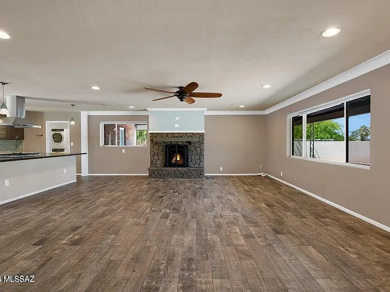 4312 E Bryn Mawr Rd — Photo 5