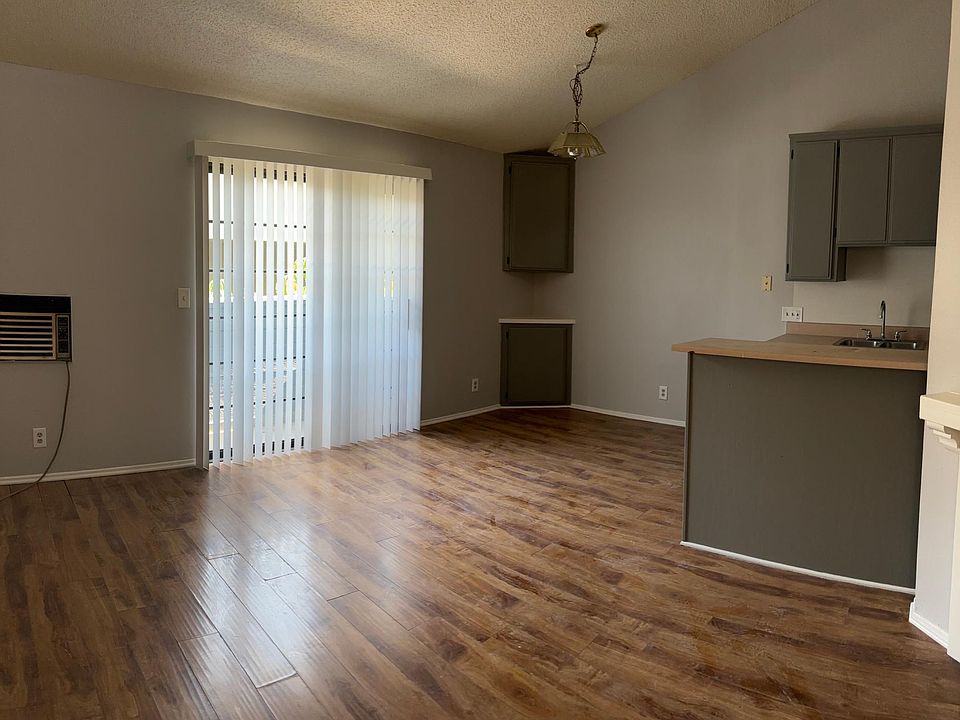 1st image of 6422 Woodley Ave APT 202