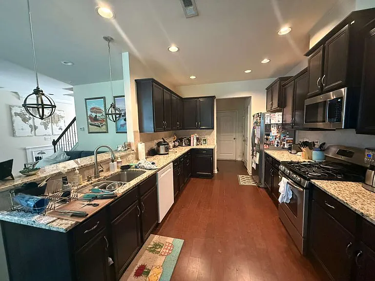 530 Whitworth Ln — Photo 33