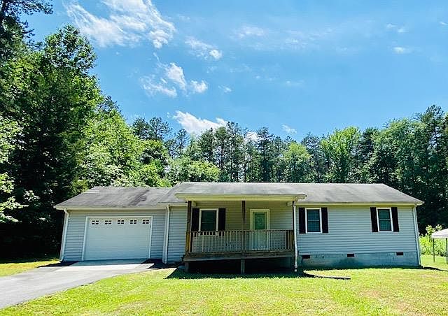 1st image of 848 Lakefront Dr