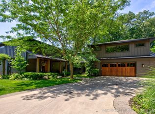 3192 Beach Trail Dr, Saugatuck, MI 49453