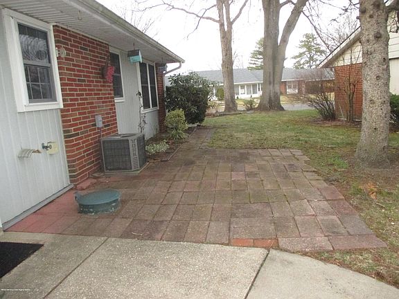 3rd image of 429A Chatham Ct