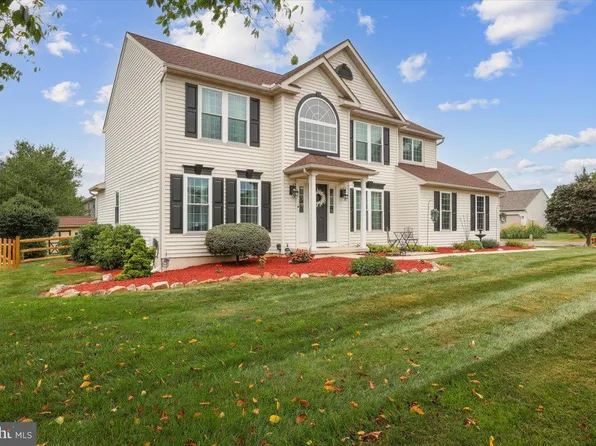1 Indian Springs Ct, Morgantown, PA 19543