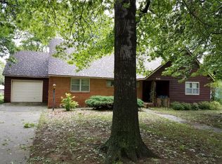 910 S Central Ave, Chanute, KS 66720