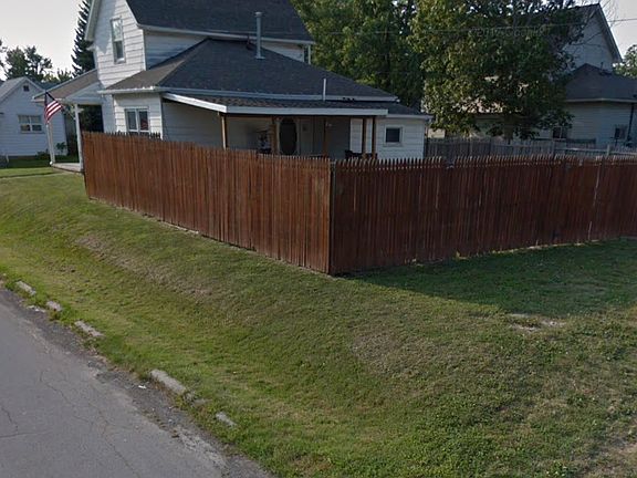 5th image of 700 N Cherry St
