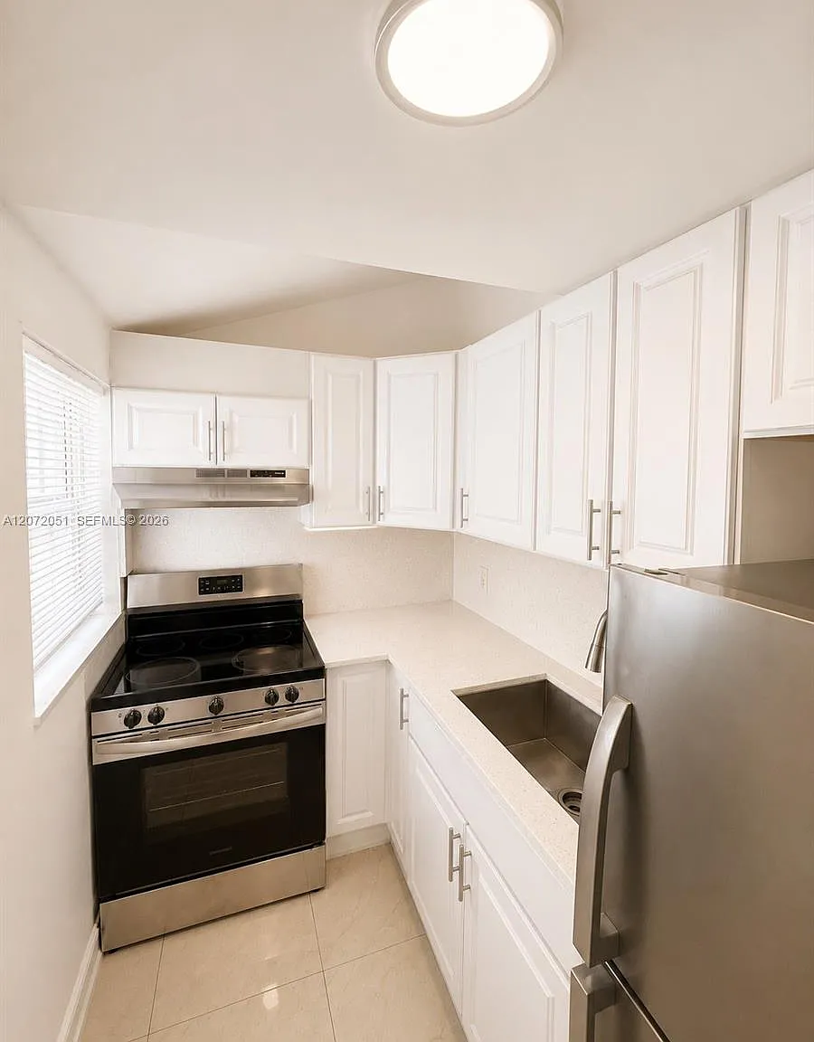 Espanola Villas 1st Addn — Photo 3