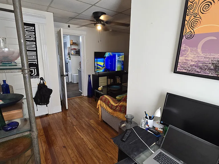 299 Maple St #3 — Photo 8