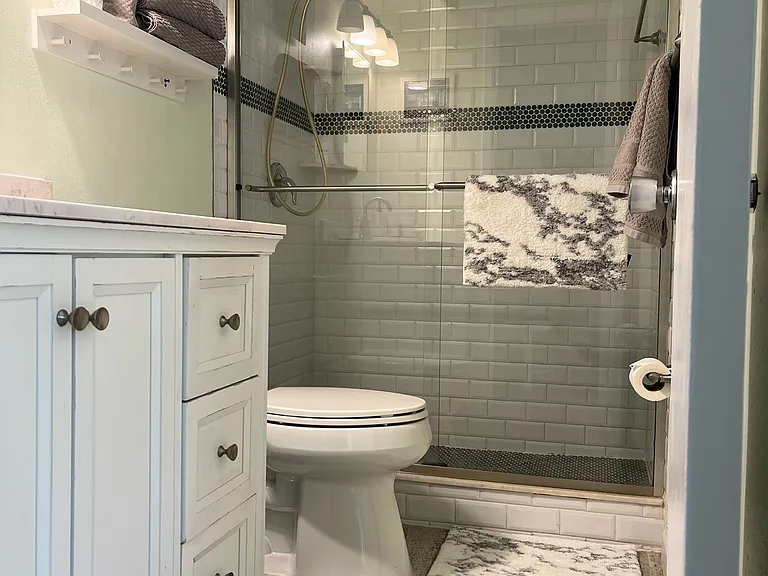 2nd Bathroom