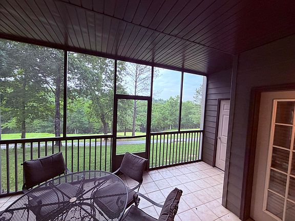 4th image of 1091 Golf Drive Apt 1