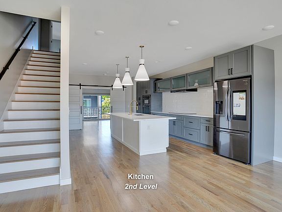 4th image of 550 E Main St Unit 102