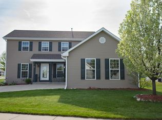 64 Cleveland Ave, Hartford, WI 53027