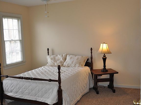 3rd image of 12417 Burnside Ln