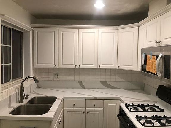 3rd image of 1423 Plumas St
