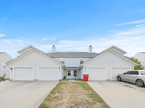 102 NE Sunshine St APT B, Oak Grove, MO 64075