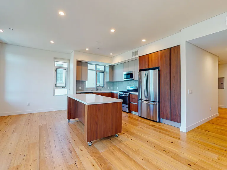 938 S Orange Grove Ave #201 — Photo 7