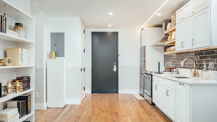 Rented by Nooklyn NYC LLC | media 53