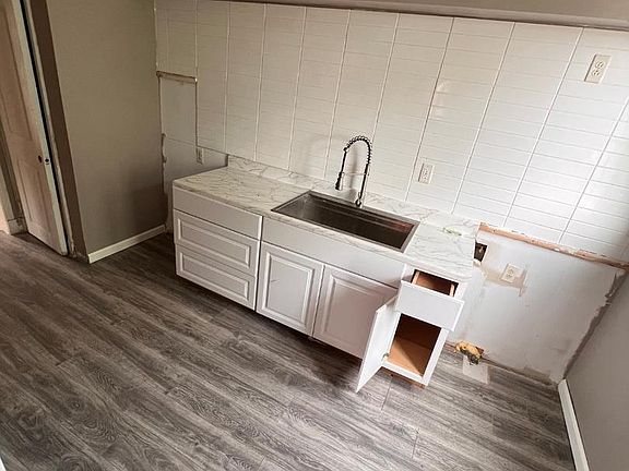 5th image of 3401 Woodstock Ave