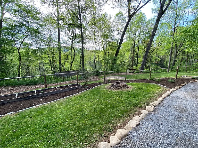 50 Ferncliff Dr — Photo 48