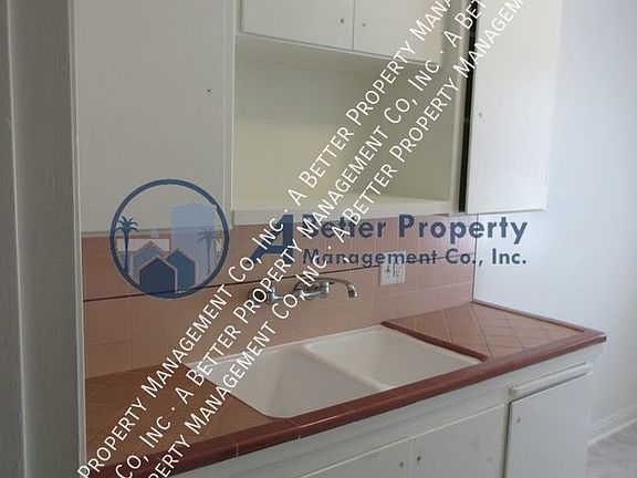 5th image of 1218 E 2nd St APT 12