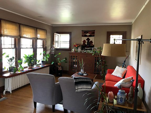 ENTER INTO YOUR LIGHT AND BRIGHT OVERSIZED LIVING ROOM