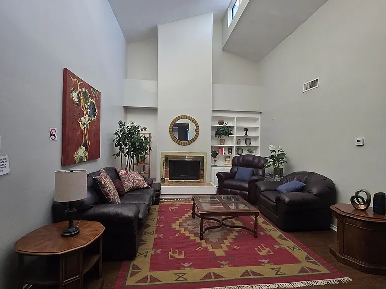 2709 N Bell Ave #4 — Photo 6