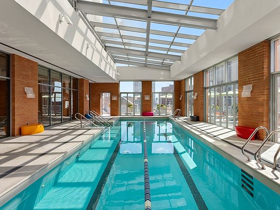 5th image of 8 Spruce St APT 10U