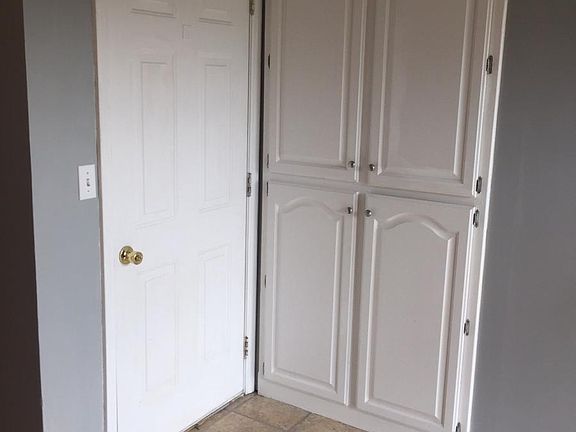 Pantry/storage cabinetry